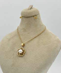 آویز طلا مرواریدی طرح گل پنج برگ AJ3793