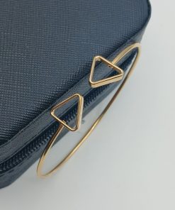 دستبند بنگل مثلثی طلا AJ4361 (1)