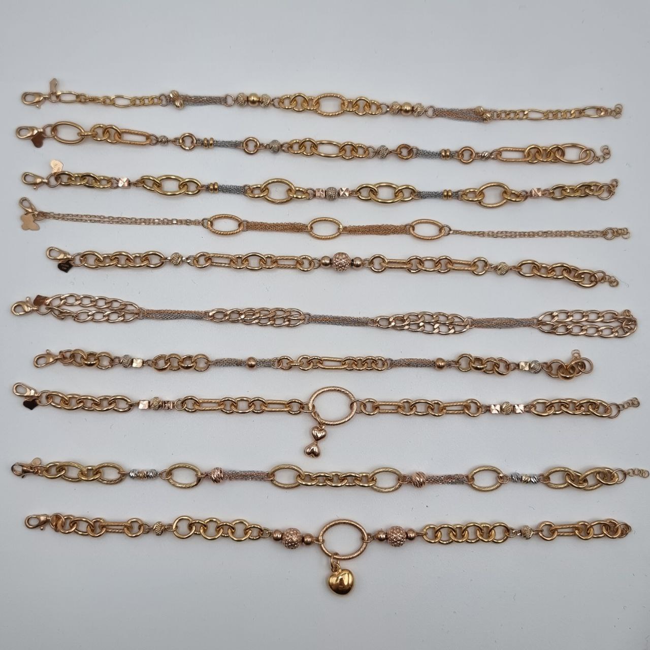 دستبند طلا زنانه ده طرح شکیل و زیباAJ4825